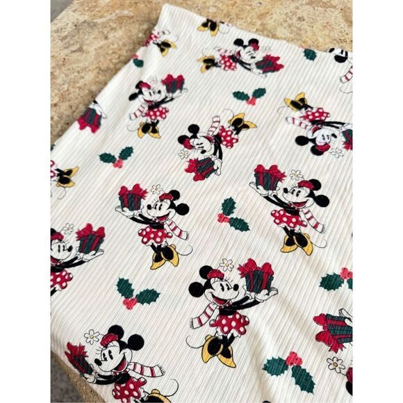 Disney Blanket Minnie Mouse Holiday Edition Ribbed Stretchy Posh Peanut - Picture 1 of 11